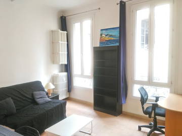 Roomlala | Seasonal Rental of a Student Studio in Aix