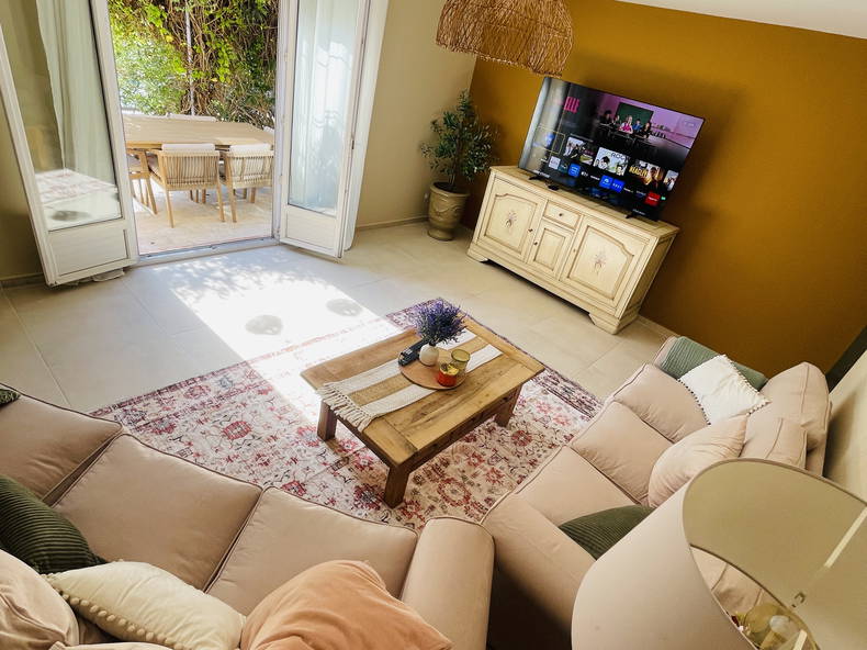 Entire Home Maubec 677148-2
