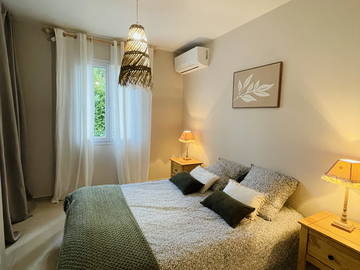 Entire home for rent in Maubec - photo 10 : Bedroom-10