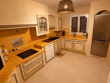 Entire home for rent in Maubec - photo 12 : Other room-12