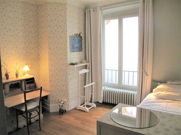 Roomlala | Secure And Cosy Room In A Private Villa. 15 Mn Direct Centra