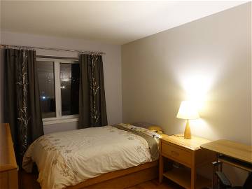 Roomlala | Seeking Roommate; Room For Rent Near McGill University, ETS,