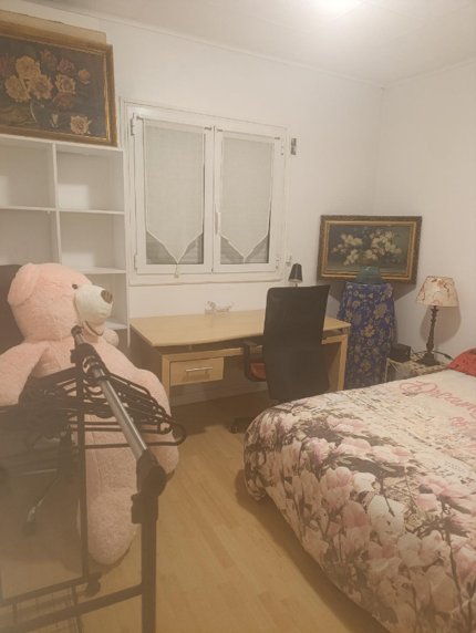 Quarto Em Casa Do Anfitrião Venelles 673402
