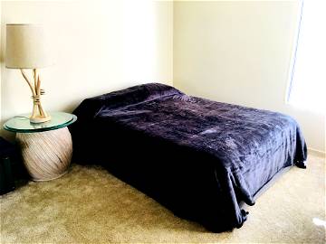 Roomlala | Share 2/2 master suites pool$1195.00 mo.