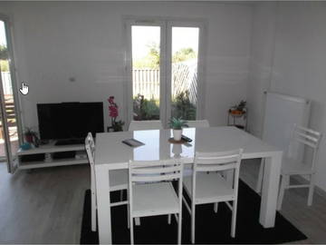 Roomlala | Shared accommodation in a beautiful, sunny, and very quiet villa, 15 minutes from the beach.