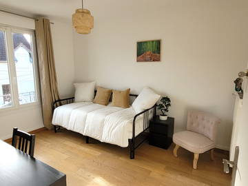 Roomlala | Shared accommodation in a house, cleaning included, train station 2 mins away, Room 2