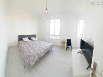 Roomlala | Shared accommodation in Antibes, 4 rooms