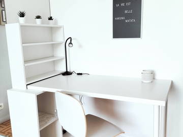 Colocation Tours 256671-4