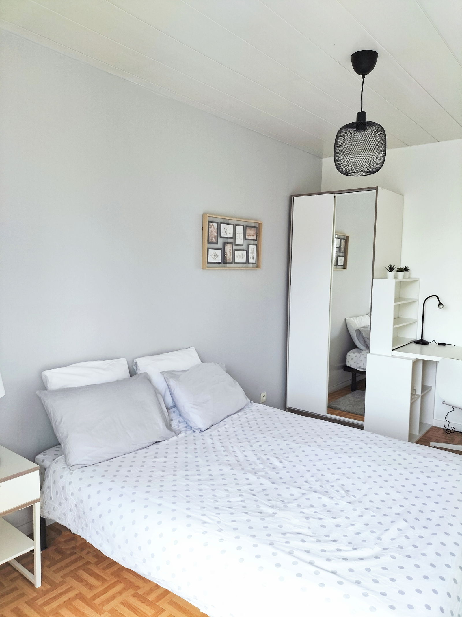 Colocation Tours 256671