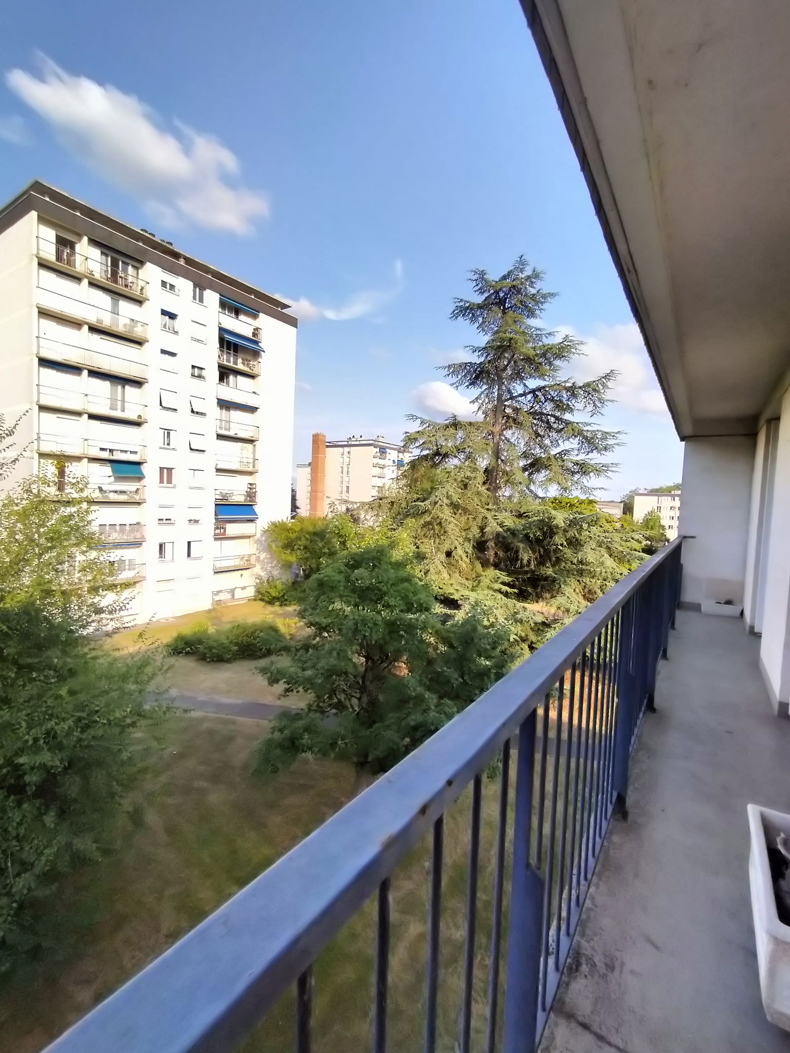 Colocation Tours 256671