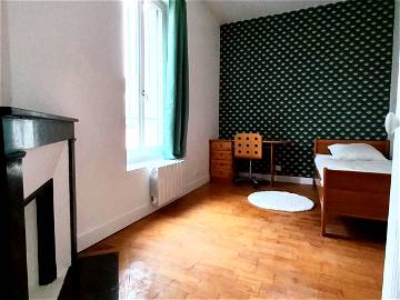 Roomlala | Shared apartment renovated Cergy Pontoise