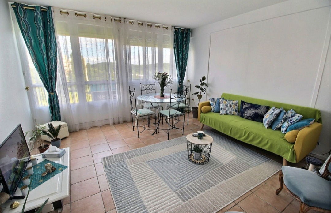 Colocation Avon 255258