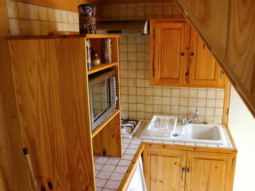 Colocation Poses 141065-4