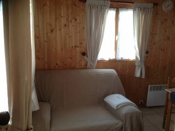 Colocation Poses 141065-6