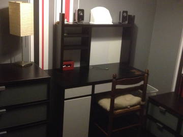 Colocation Poses 141065-8