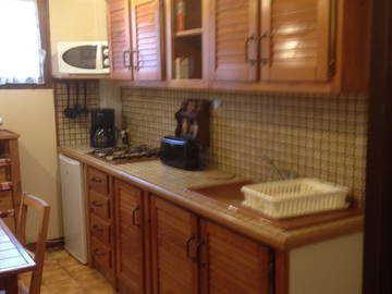 Colocation Poses 141065-10