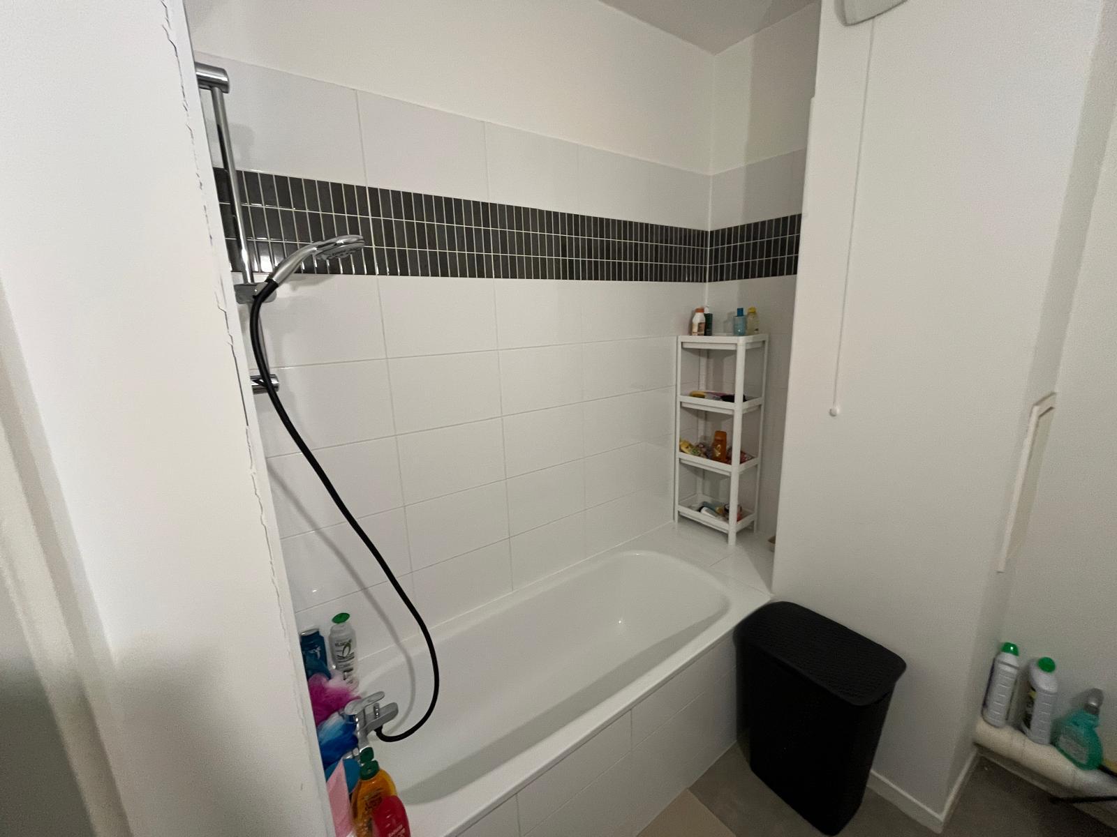 Shared Housing Stains 675745