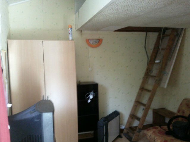 Bed And Breakfast Stains 2827