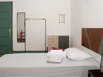Roomlala | Silencioso e espaçoso > Quarto individual elegante, WC privado e ar condicionado > Alam