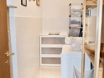 Habitación en casa del anfitrión en alquiler en Milano - foto 5: otra estancia-5