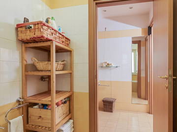 Habitación en casa del anfitrión en alquiler en Milano - foto 13: Cuarto de baño-13
