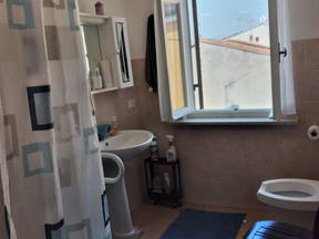 Single room for rent with private bathroom