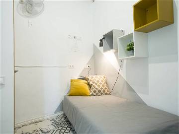 Room For Rent Barcelona 230627-1