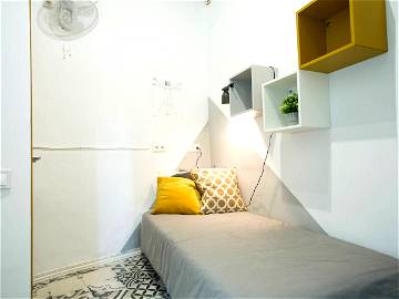 Roomlala | Single Room With Private Bathroom And Terrace (RH19-R2)