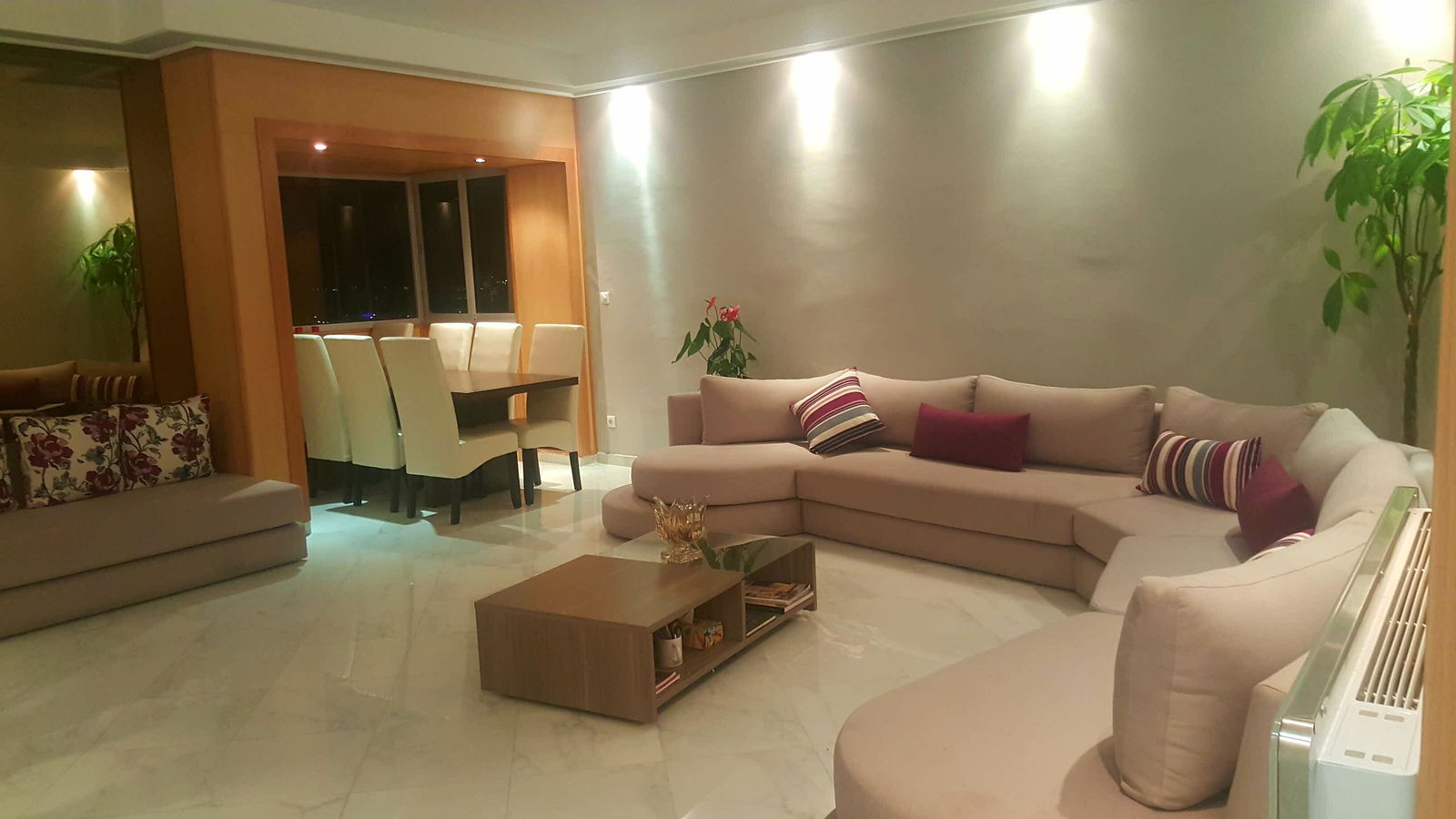 Independent Studio Casablanca 148784