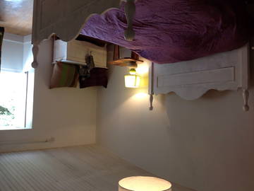 Roomlala | Slaap by die skilder se huis