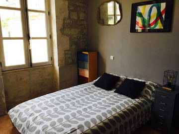 Roomlala | Slaapkamer met badkamer (douche, wastafel)
