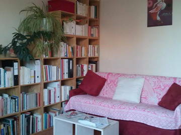 Roomlala | Słoneczna sypialnia w komfortowym mieszkaniu