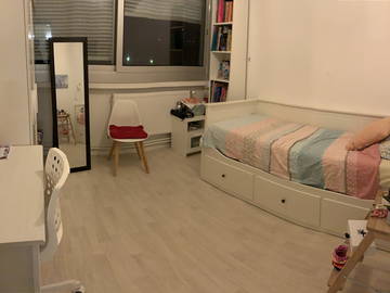 Roomlala | Słoneczny pokój w domu