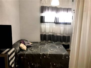Roomlala | Small Apartment Rental