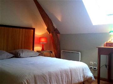 Roomlala | Small Attic Room 10 Minutes From Le Mans