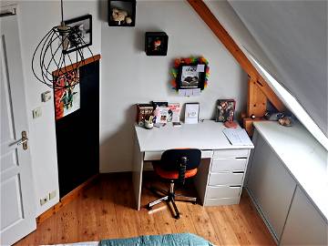 Roomlala | Small cozy room