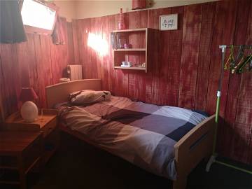 Roomlala | Small Room For Rent For Student