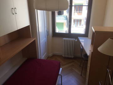 Roomlala | Small Room Geneva Homestay