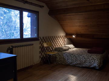 Roomlala | Smukt møbleret værelse med dobbeltseng