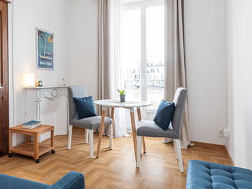 Roomlala | Sonniges Zimmer Mit Balkon