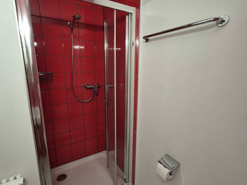 Logement entier à louer à Meyrin - photo 8 : salle de bain-8