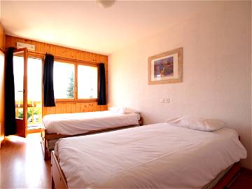 Roomlala | Spacious 2/4 Bedded Rooms Available In Verbier