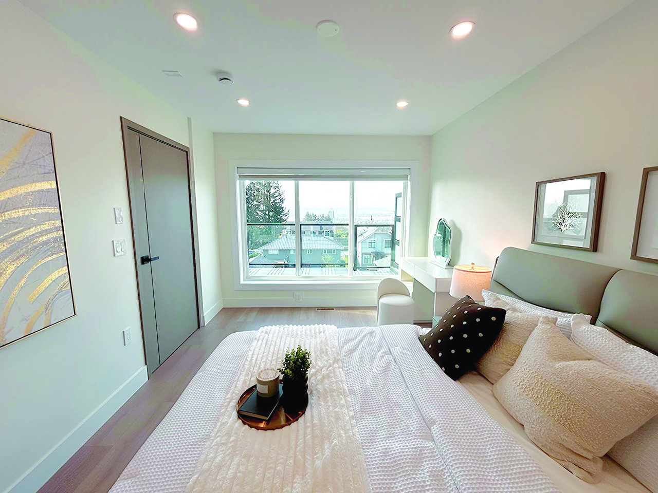 Entire Home Coquitlam 666791
