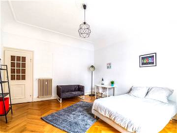 Roomlala | Spacious And Bright Room - 22m² - ST31