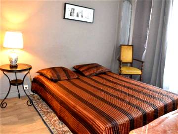 Roomlala | Spacious And Bright Room In The City Center