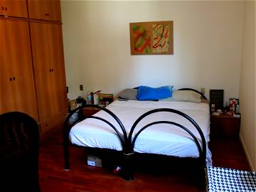 Roomlala | Spacious Double Room W/ Private Bathroom In Central Milan
