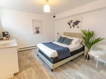 Roomlala | Spectaculaire Bungalow Rénové (Niveau Inférieur) 3 Chambres