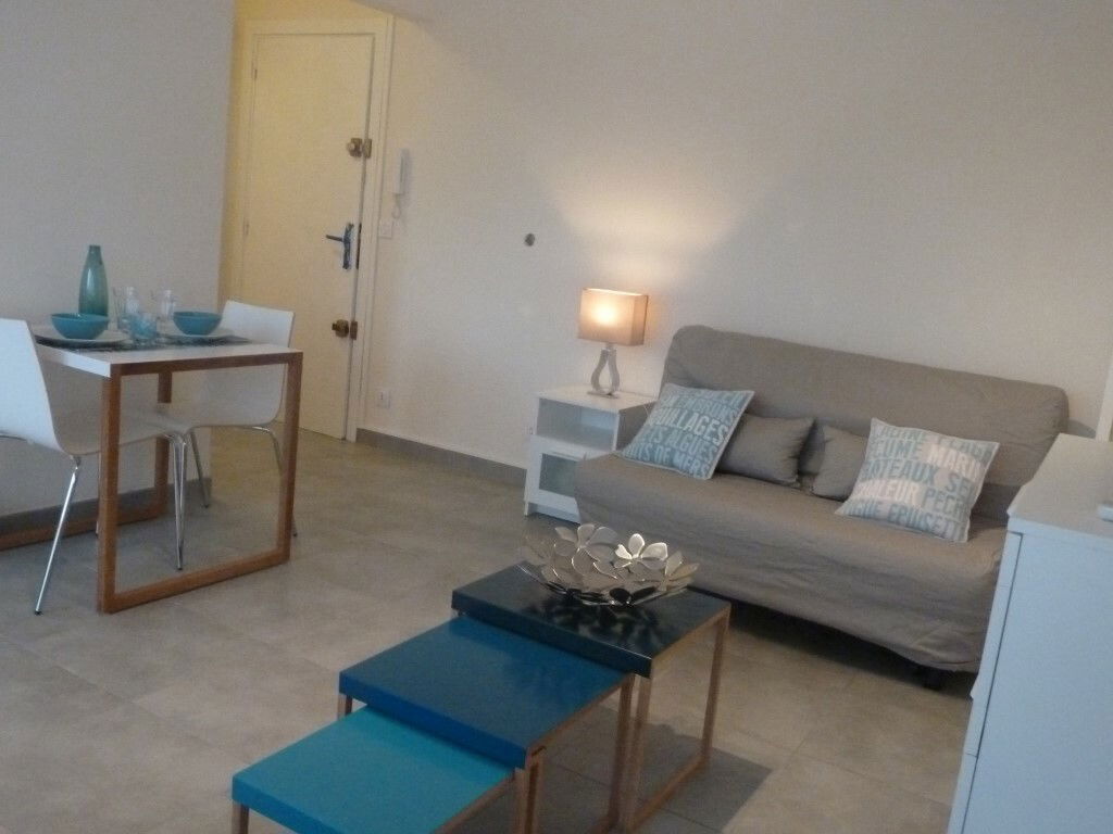 Independent Studio Antibes 98573
