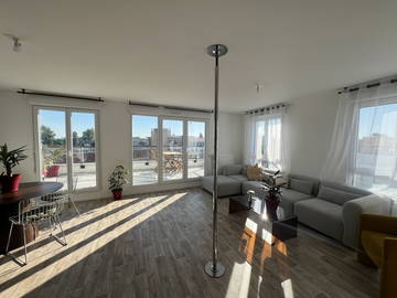 Roomlala | 🏡 Stanza condivisa in affitto – Luminoso appartamento con
