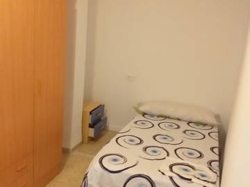 Roomlala | Stanza In Duplex Condiviso, Vicino A UCAM